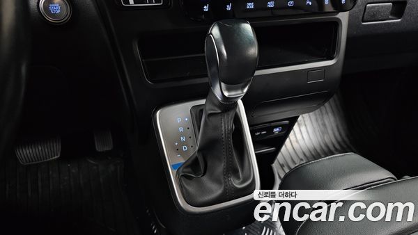 Hyundai Staria 2025, фото 11