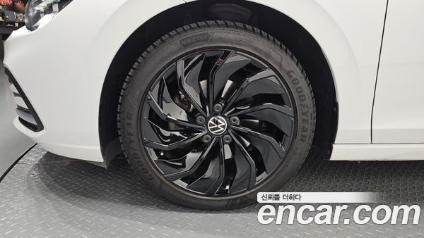Volkswagen Golf 2024, фото 5