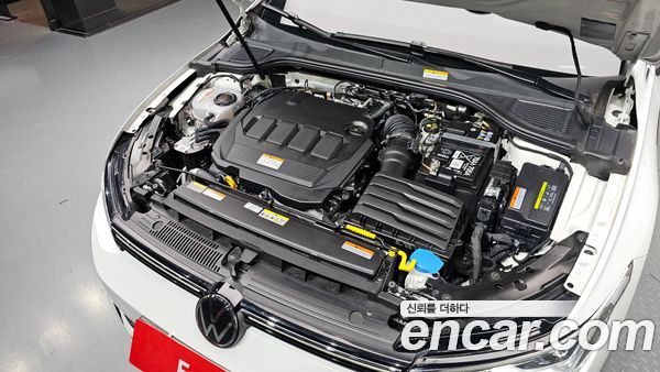 Volkswagen Golf 2024, фото 6