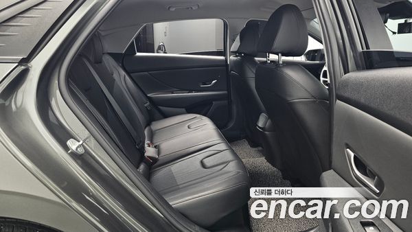 Hyundai Elantra 2021, фото 17