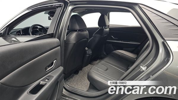 Hyundai Elantra 2021, фото 18