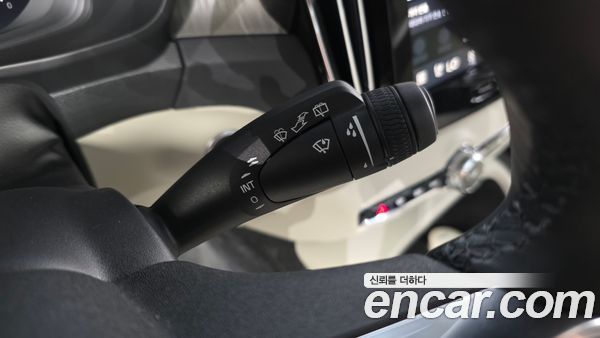 Volvo XC40 2025, фото 25