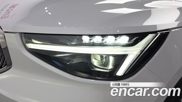Volvo XC40 2025, фото 7
