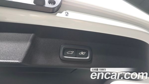 Volvo XC40 2025, фото 29