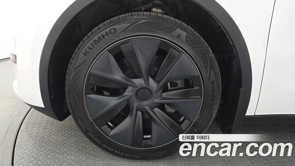 Tesla Model Y 2024, фото 5