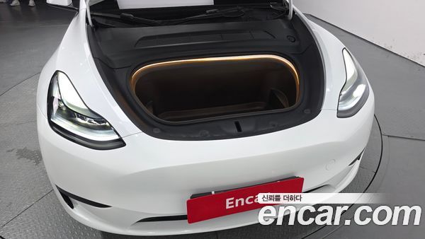 Tesla Model Y 2024, фото 6