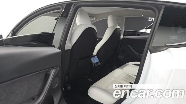 Tesla Model Y 2024, фото 11