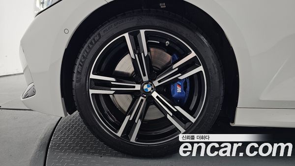 BMW 3 Series 2024, фото 4