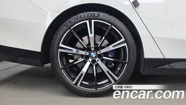 BMW 5 Series 2024, фото 5