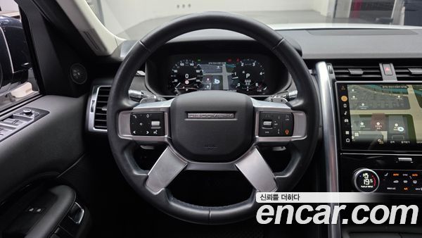 Land Rover Discovery 2022, фото 13
