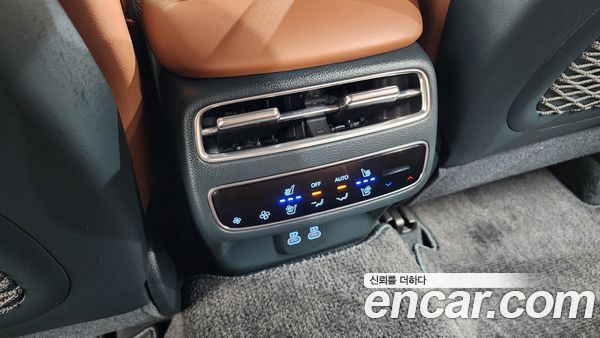 Genesis GV70 2025, фото 31