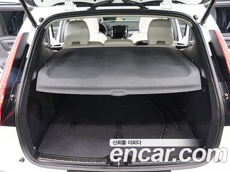 Volvo XC40 2024, фото 5