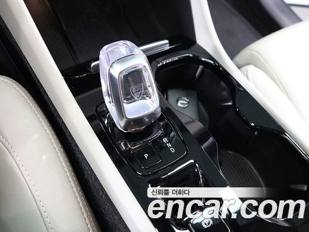 Volvo XC40 2024, фото 8
