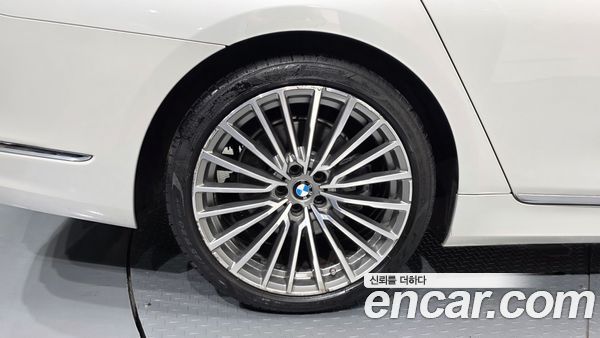 BMW 7 Series 2020, фото 4