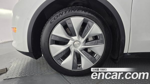 Tesla Model Y 2022, фото 4