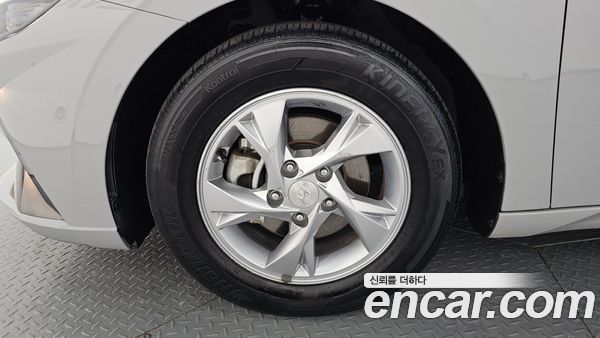 Hyundai Elantra 2021, фото 4