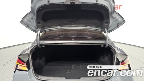 Hyundai Elantra 2023, фото 31