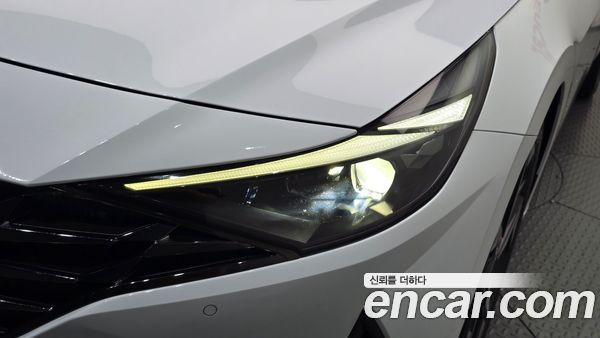 Hyundai Elantra 2023, фото 8