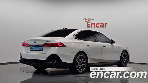 BMW i5 2024, фото 2
