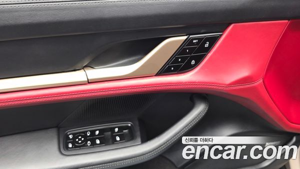 Porsche Taycan 2021, фото 31