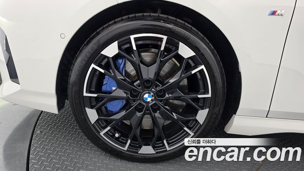 BMW 1 Series 2025, фото 5