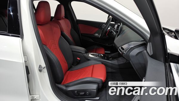 BMW 1 Series 2025, фото 16