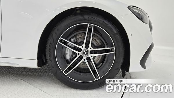 Mercedes-Benz E-Class 2026, фото 5