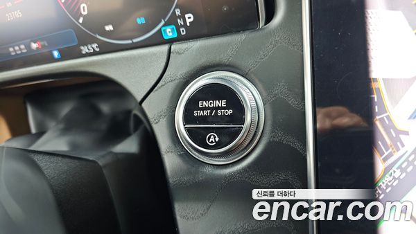 Mercedes-Benz E-Class 2024, фото 28