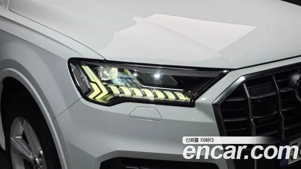 Audi Q7 2022, фото 8