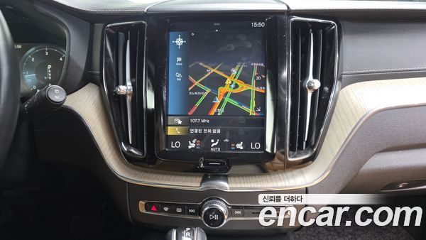 Volvo XC60 2020, фото 14
