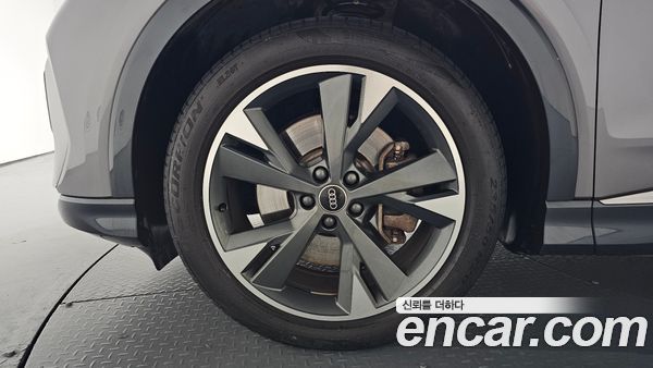 Audi Q4 e-tron 2022, фото 4