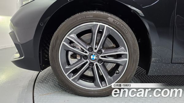 BMW 1 Series 2024, фото 5