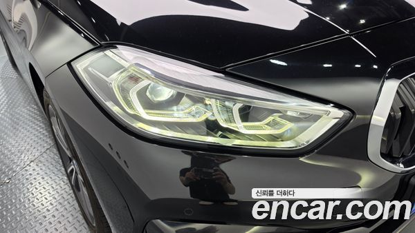 BMW 1 Series 2024, фото 8