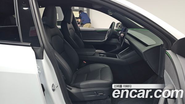 Tesla Model Y 2026, фото 15