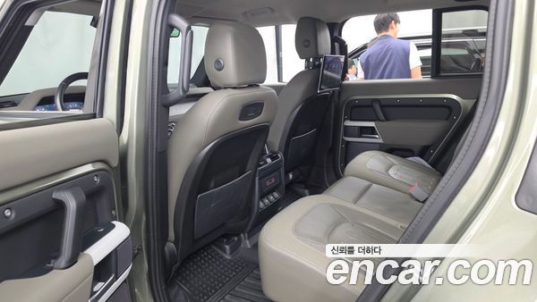 Land Rover Defender 2020, фото 16