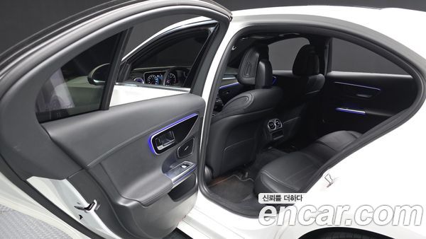 Mercedes-Benz C-Class 2023, фото 16
