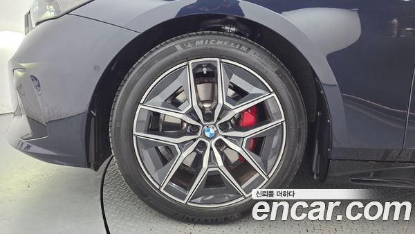 BMW 5 Series 2024, фото 5
