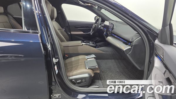 BMW 5 Series 2024, фото 16