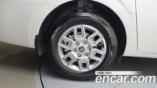 Hyundai Staria 2025, фото 5