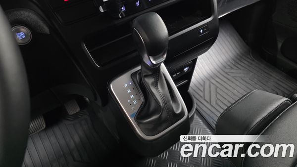 Hyundai Staria 2025, фото 12