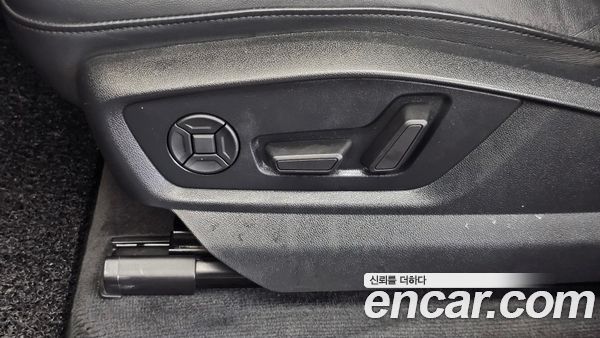 Audi Q7 2021, фото 16
