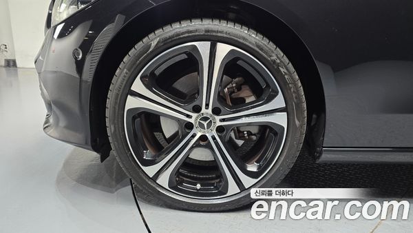 Mercedes-Benz C-Class 2023, фото 5