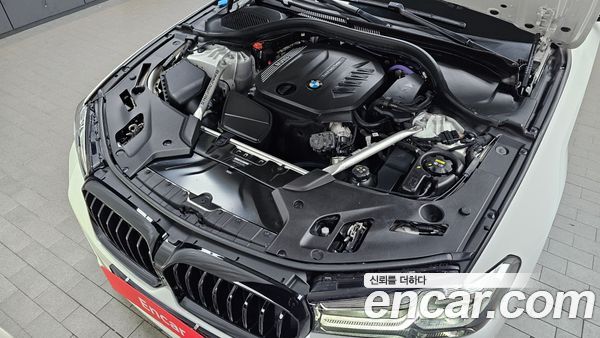 BMW 5 Series 2023, фото 6