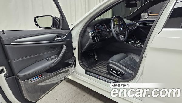 BMW 5 Series 2023, фото 13