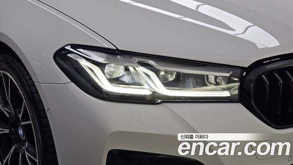 BMW 5 Series 2023, фото 8