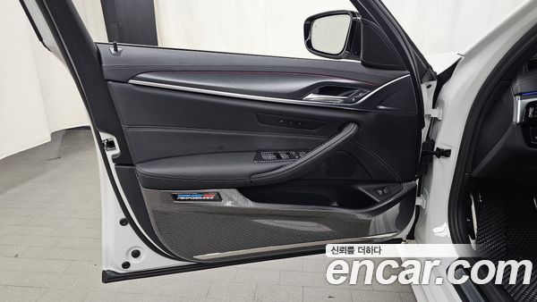 BMW 5 Series 2023, фото 14