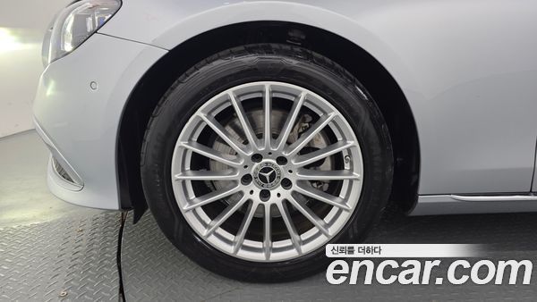 Mercedes-Benz E-Class 2021, фото 5