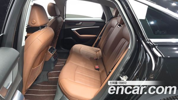 Audi A6 2022, фото 15