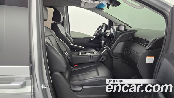 Hyundai Staria 2025, фото 16