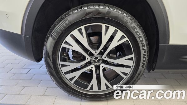 Mercedes-Benz GLB 2024, фото 5
